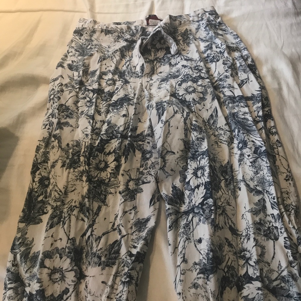 Patterned pants - Picture 2 of 3