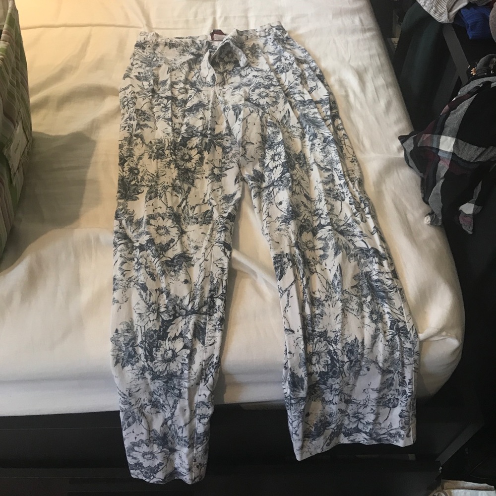 Patterned pants