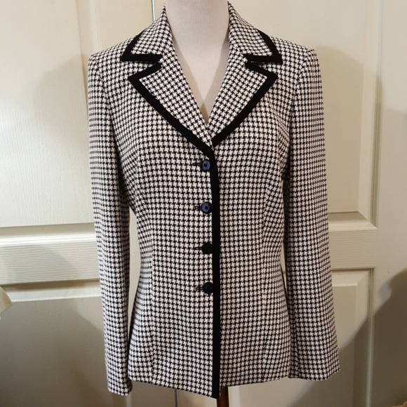 Evan Picone Pant Suit. Slacks & Jacket/Blazer. 8. - Picture 2 of 8