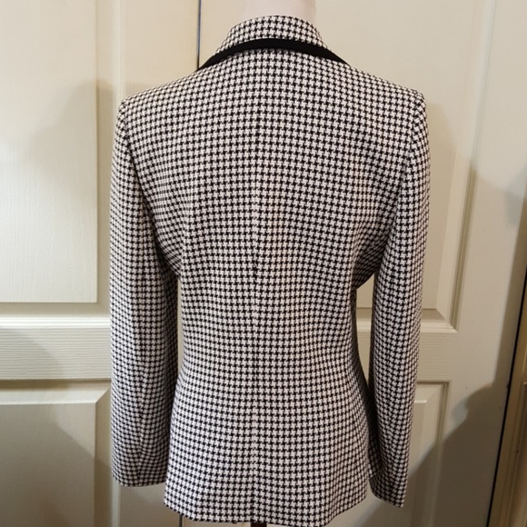 Evan Picone Pant Suit. Slacks & Jacket/Blazer. 8. - Picture 3 of 8