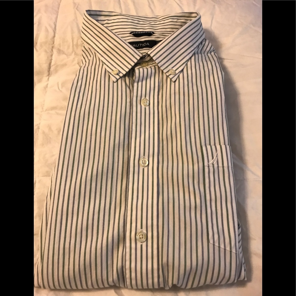 (2 shirts) Mens XXL Shirts Lot 2 Nautica and...