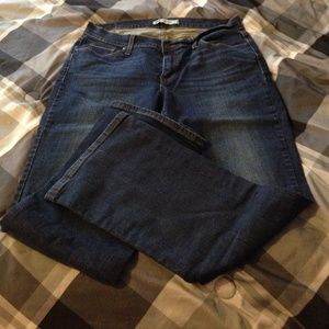 Like new Levi's blue jeans