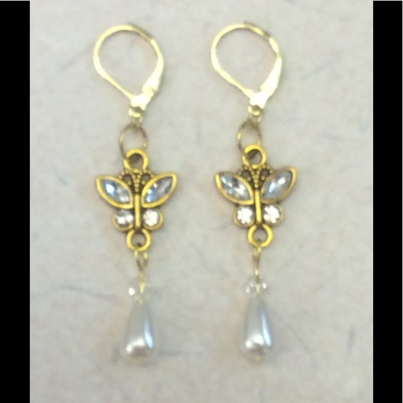 Butterfly Rhinestone Earrings with Pearl Drop - Picture 2 of 8