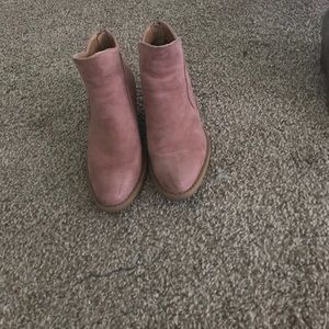 Dusty rose Qupid heeled booties