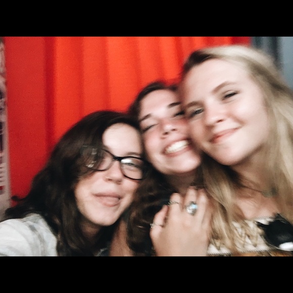 Meet your Posher, Mya - Picture 8 of 8