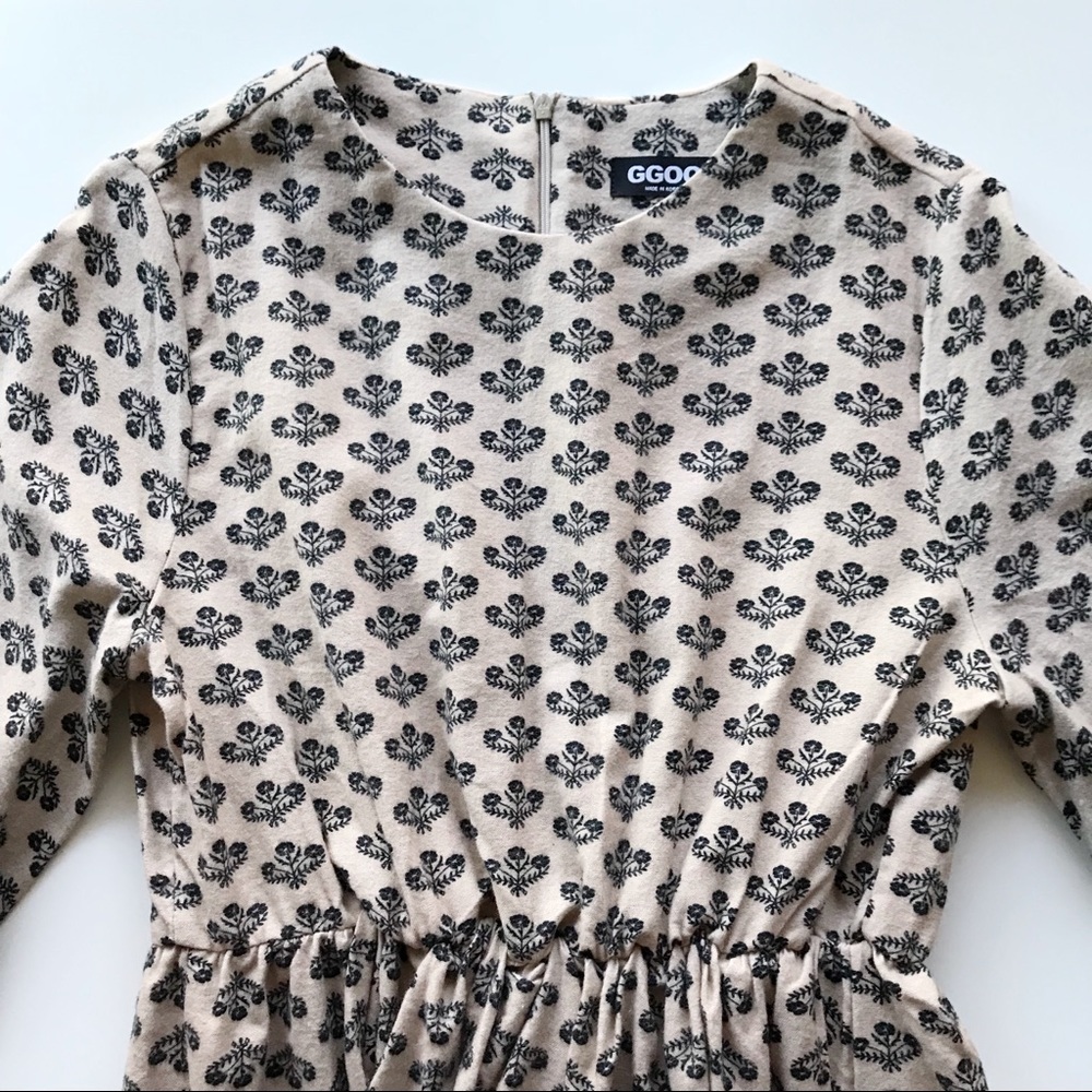 Victorian Floral Print Bell Sleeve Dress - Picture 2 of 7