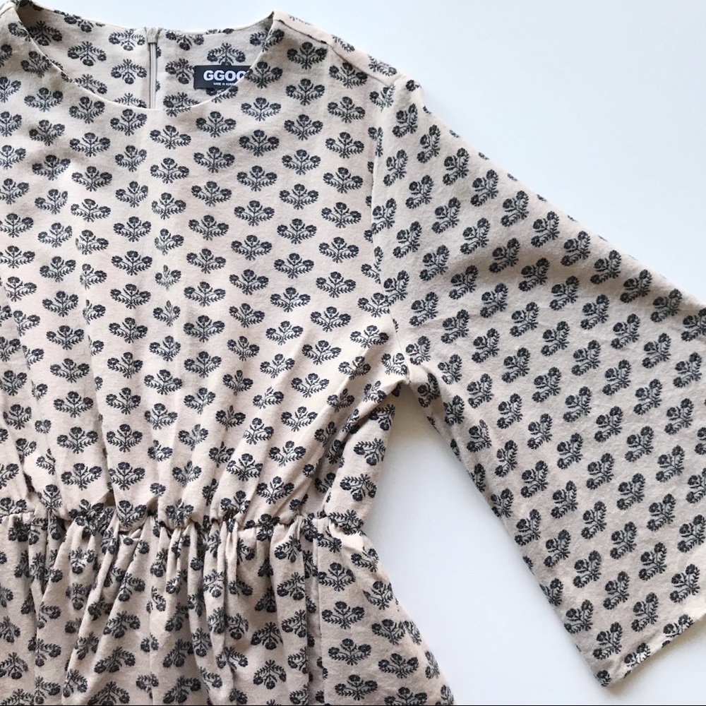 Victorian Floral Print Bell Sleeve Dress - Picture 4 of 7