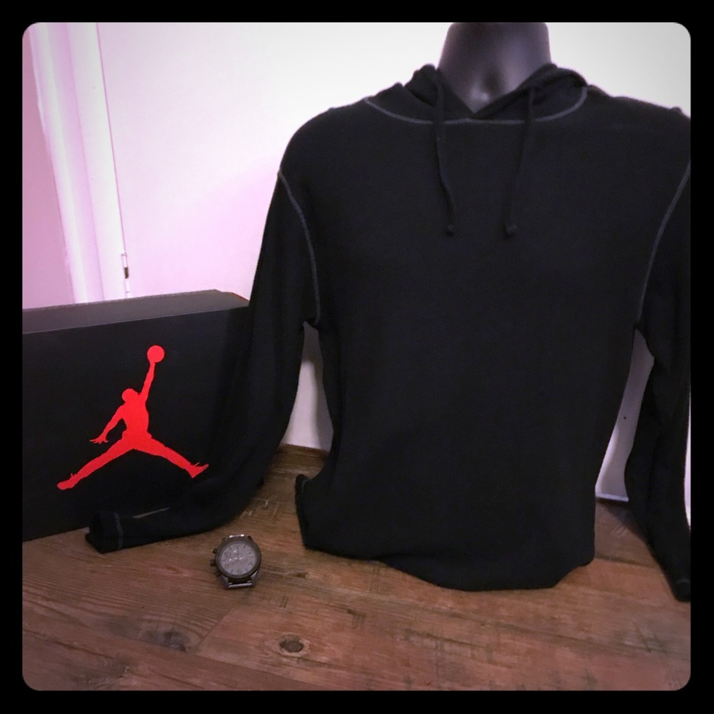 Lot 6 (2) Thermal long sleeve shirts