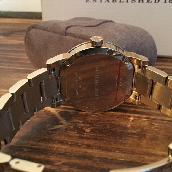 AUTHENTIC Burberry gold watch NWT main image 8