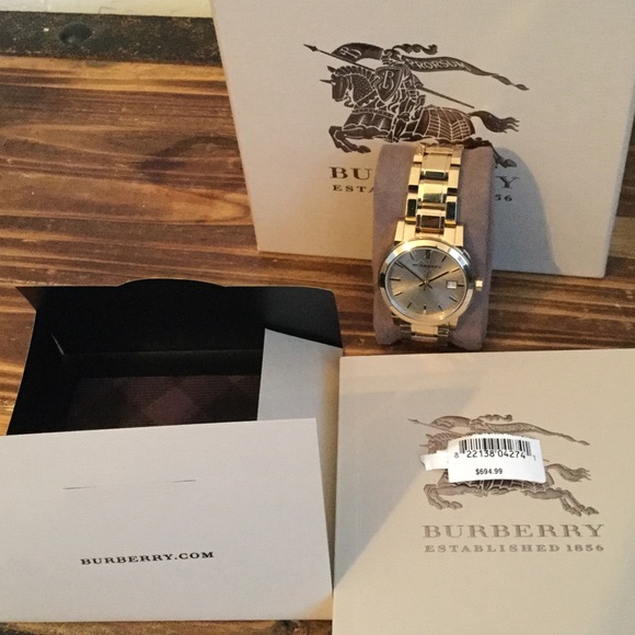 AUTHENTIC Burberry gold watch NWT main image 7