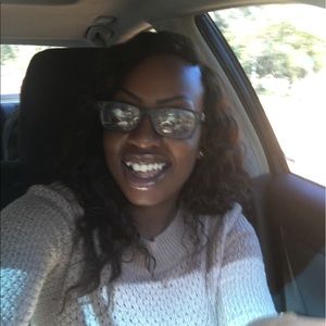 Meet your Posher, Jacqueline