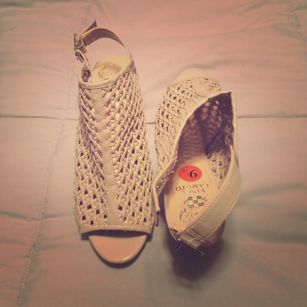 Vince Camuto sandals - Picture 2 of 7