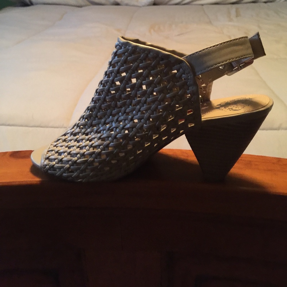 Vince Camuto sandals - Picture 4 of 7