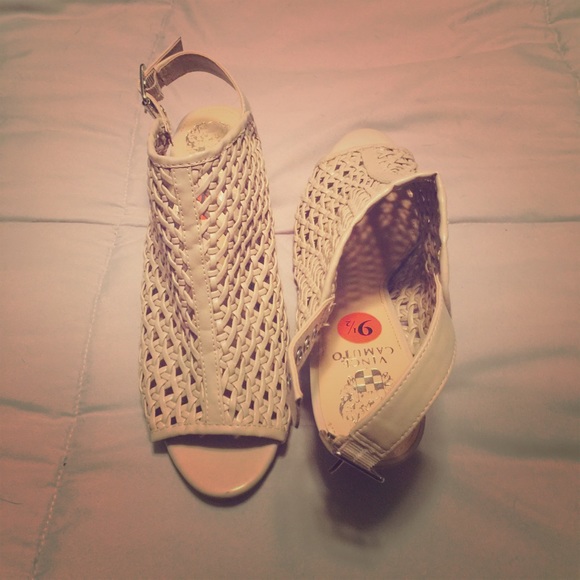 Vince Camuto sandals - Picture 2 of 7