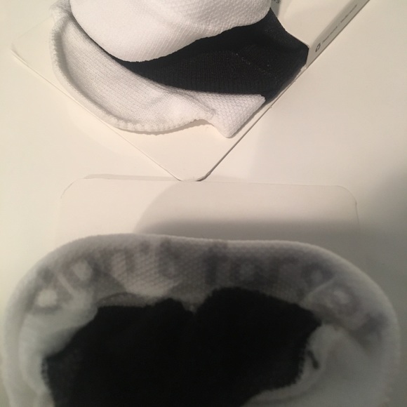 Lululemon running socks! Size small/medium NWT - Picture 7 of 8