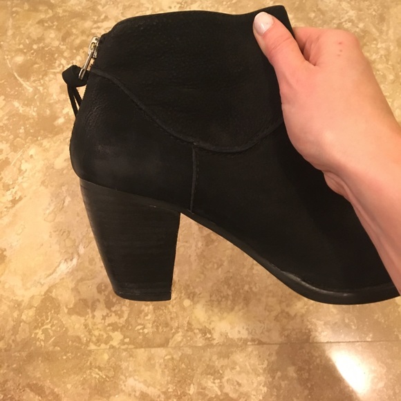 Black Steven by Steve Madden bootie - Picture 3 of 4