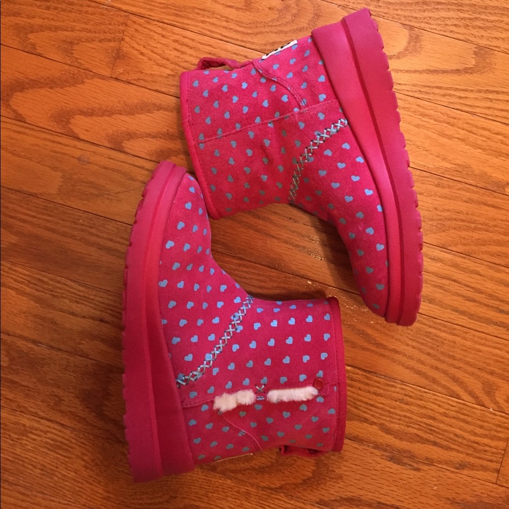 Girl’s Ugg boots