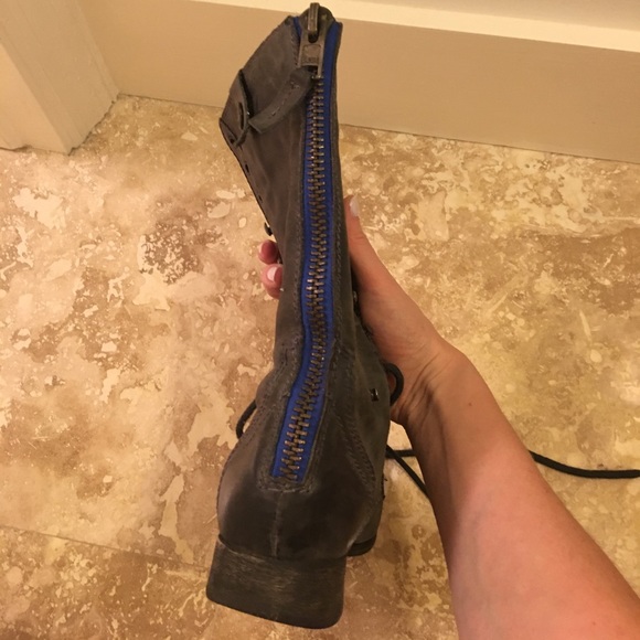 Dark gray Steve Madden combat boots - Picture 2 of 6