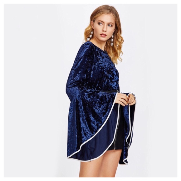 🎁 ‼️LAST CALL PRICE FIRM Blue Velvet Dramatic Sleeve Top - Picture 4 of 5