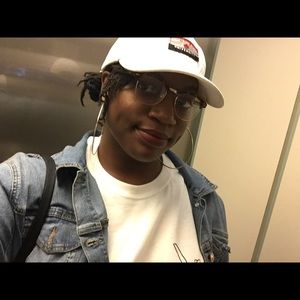 Meet your Posher, Naomi