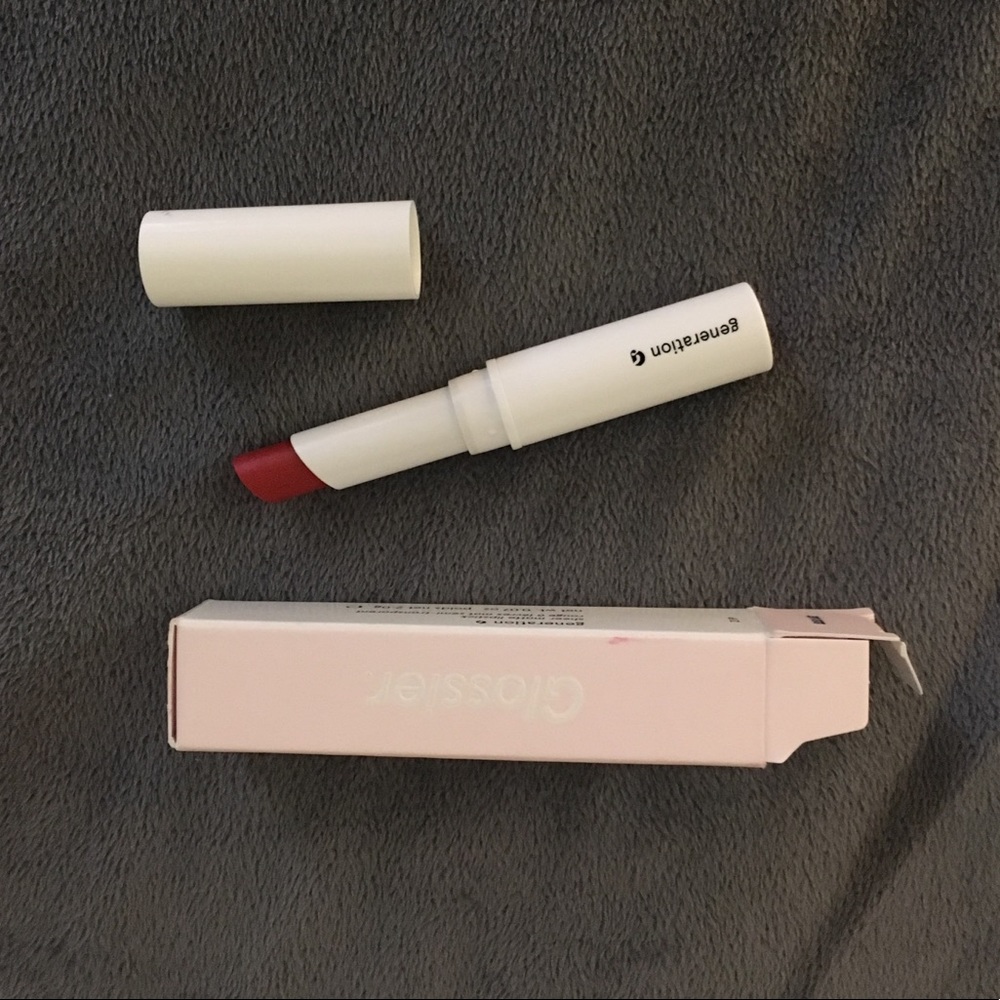 GLOSSIER