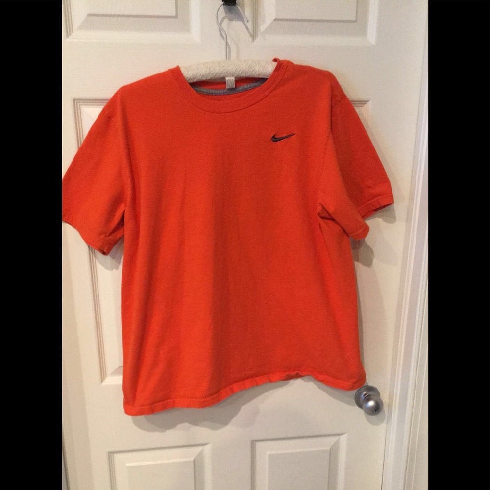 Nike regular fit athletic shirt