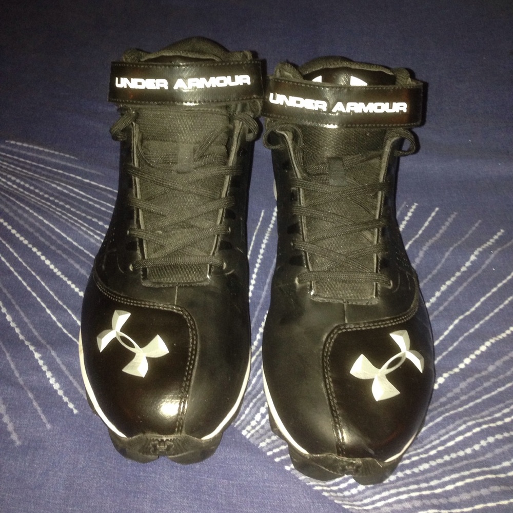 (NWOT) Under Armour Cleats