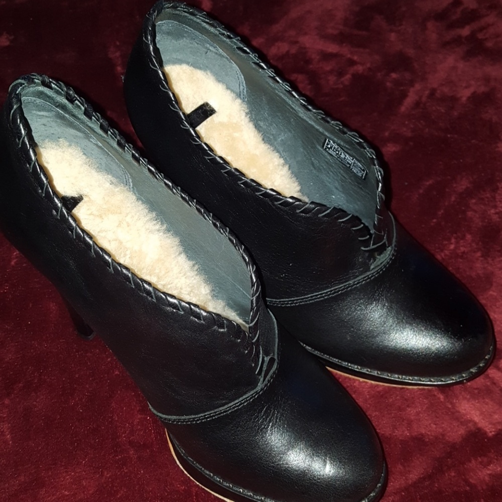 Shopping alert.. You need these shoes..UGG BOOTIES
