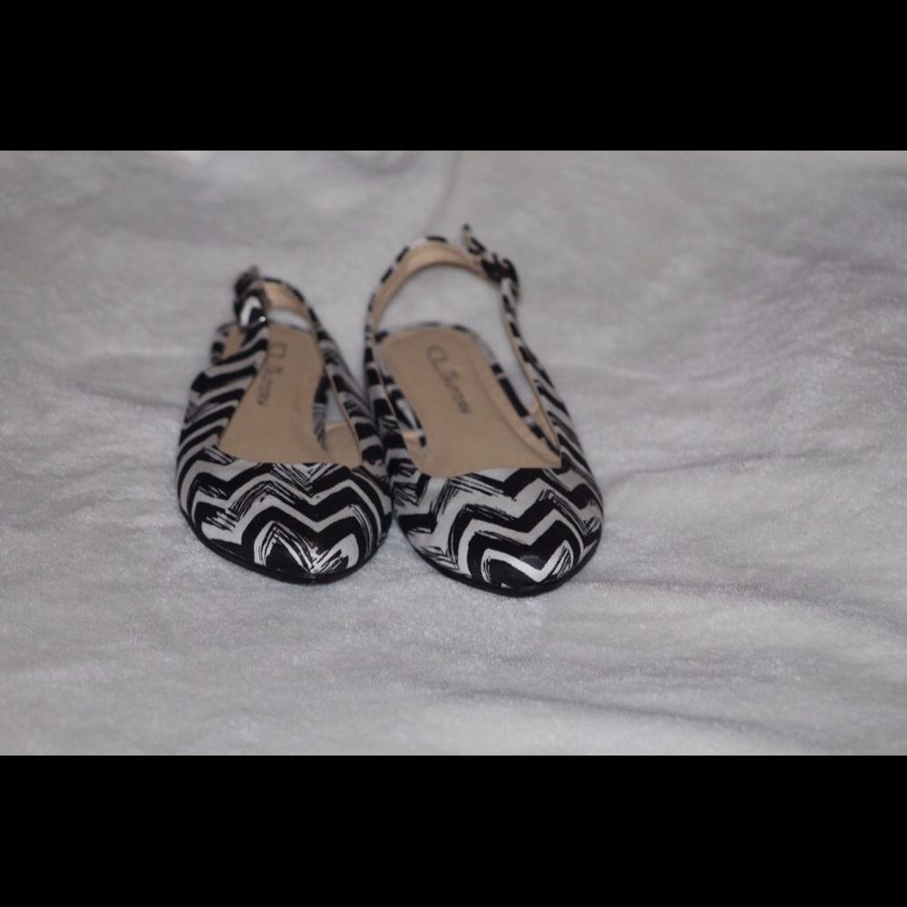 Chinese Laundry flats