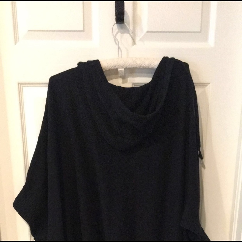 NWOT BANANA REPUBLIC BLACK HOODED SWEATER