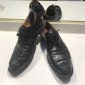 Black men’s Ecco dress shoes size 43