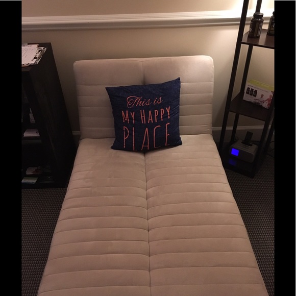 Meet your Posher, Denae - Picture 1 of 2