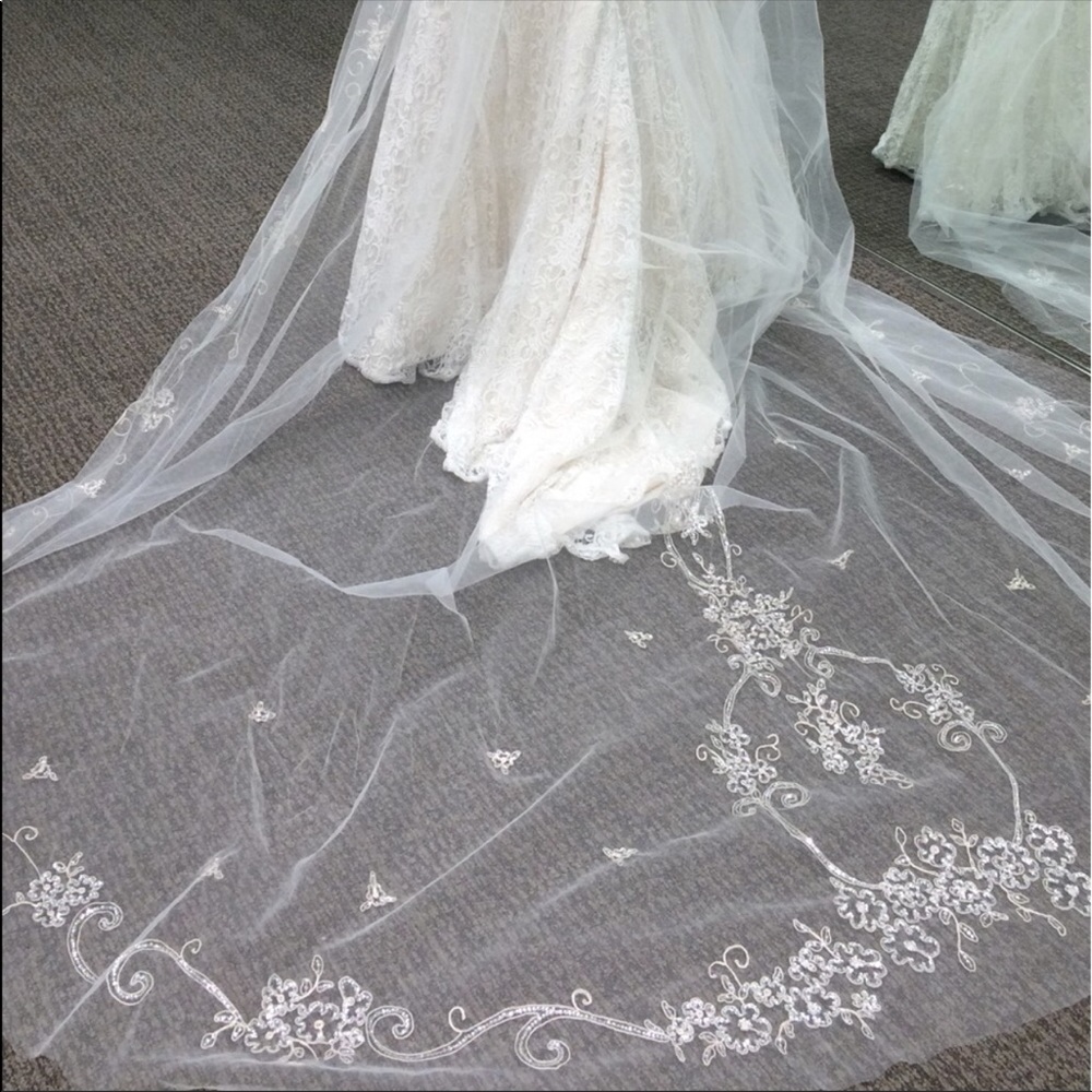 Ivory cathedral veil