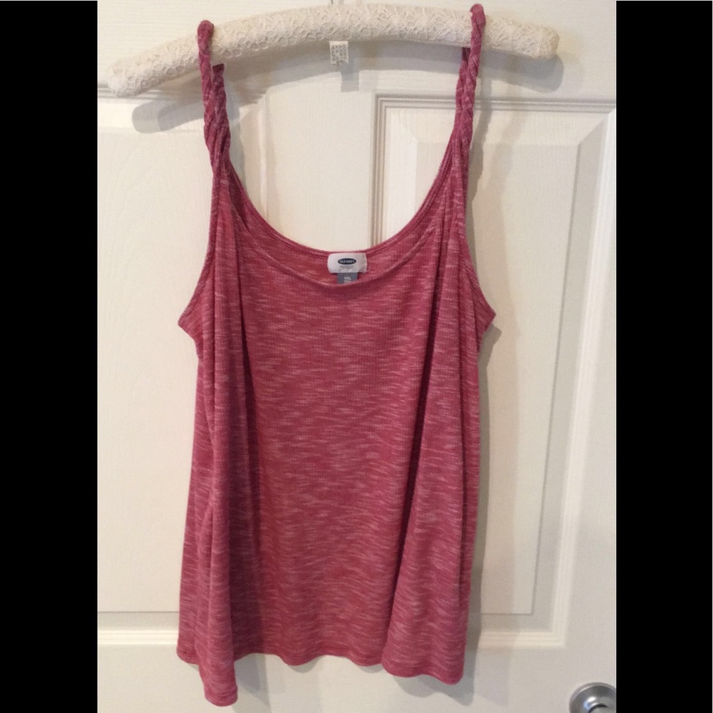 Super cute red twisted top