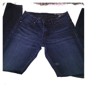 Dark wash skinny jean like new !!!