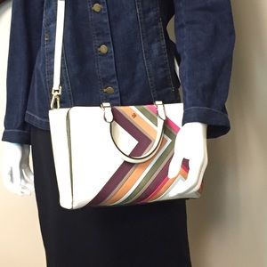 Tory Burch crossbody/handbag with a retro feel!