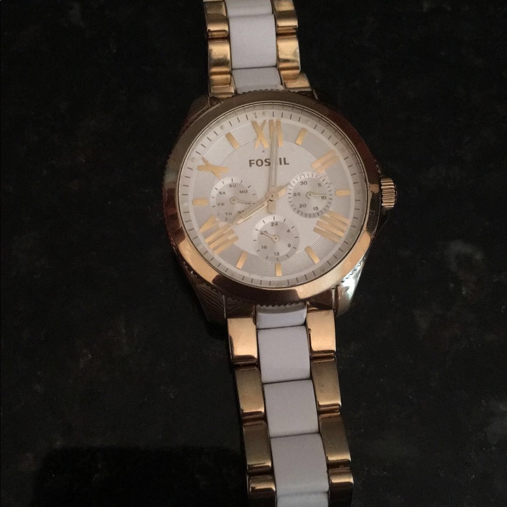 FOSSIL WHITE AND GOLD WATCH