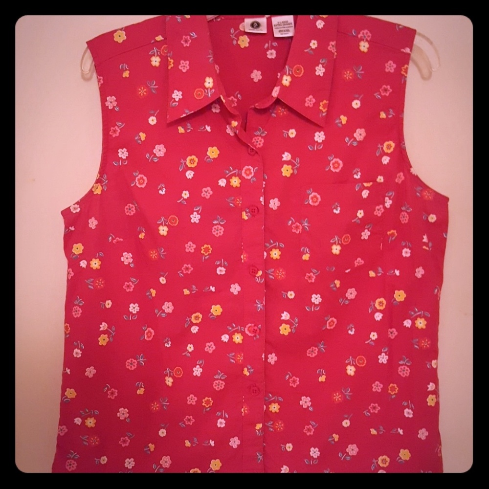Pretty red sleeveless floral blouse
