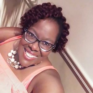 Meet your Posher, Dana