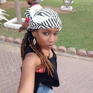 Meet your Posher, Zena