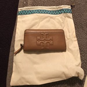 Tory Burch wallet