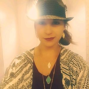 Meet your Posher, Kara