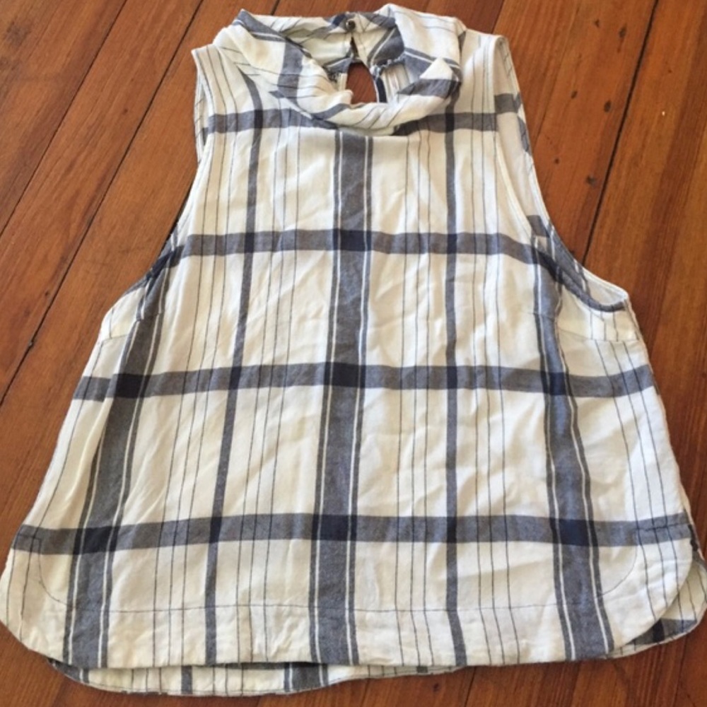 Free People Top 1 DAY SALE!⭐️🌟⭐️