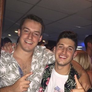 Meet your Posher, Travis