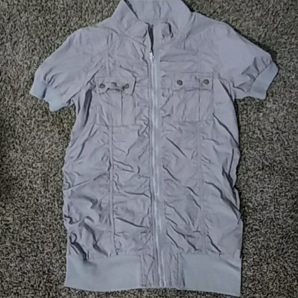 Short sleeved jacket
