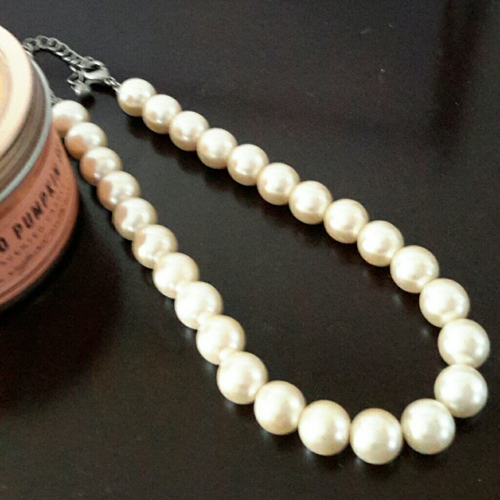 Jewelry - Picture 2 of 3