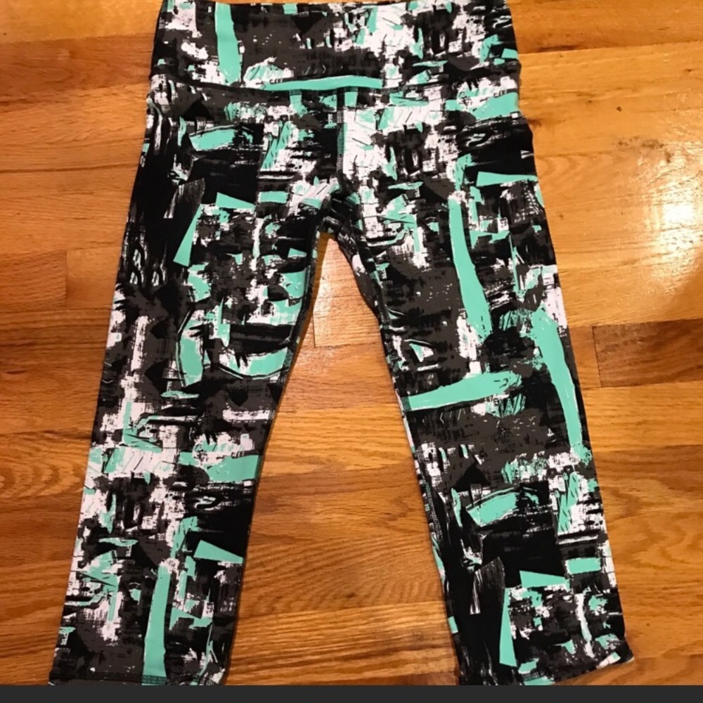ALO Crop Leggings