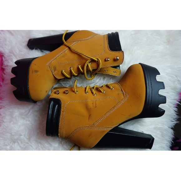 Used booties - Picture 3 of 3