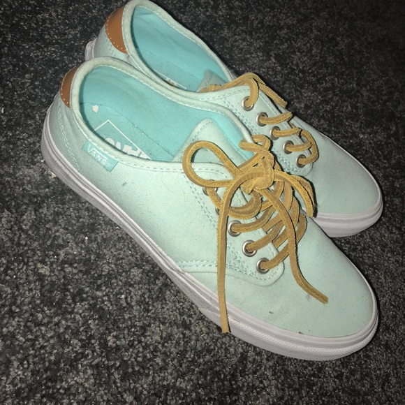 Vans - Picture 2 of 2