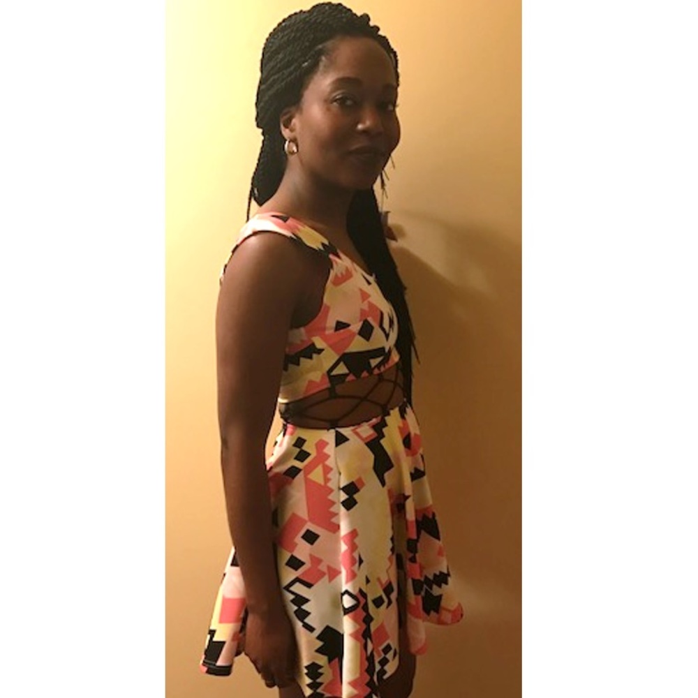 Geometric Pattern Midriff Baring Dress - Picture 3 of 3